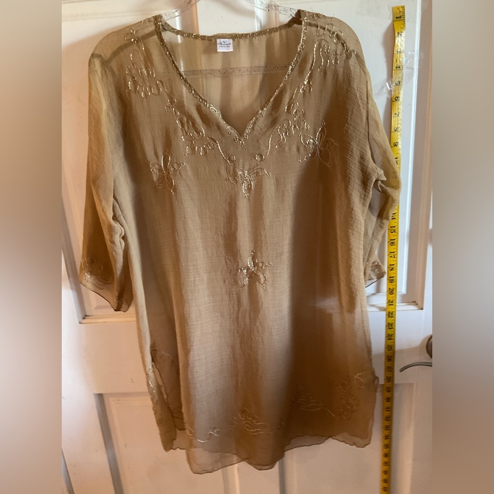 NWOT beautiful detailed sheer cover up tunic